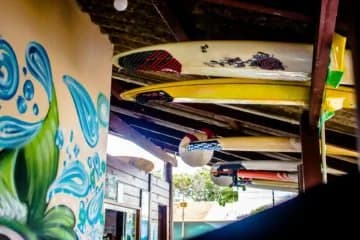 Aluguel de prancha e wetsuit